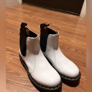 Dr. Martens Quad Platform Chelsea Boots | White Smooth Leather | Women’s U.S. 8